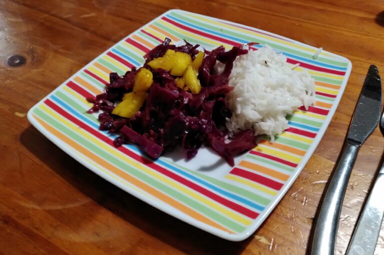 Rotkohlcurry mit Reis